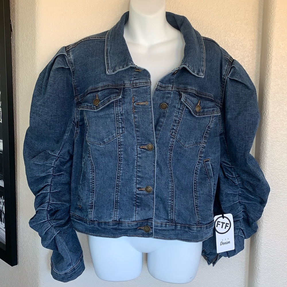 New! FASHION TO FIGURE denim jacket medium wash, cute gathered sleeves 2X EAC